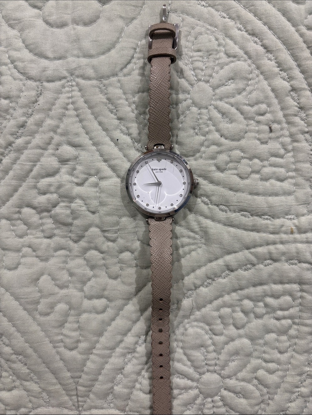 kate spade Gray Taupe Leather Strap Watch Used needs new battery!!